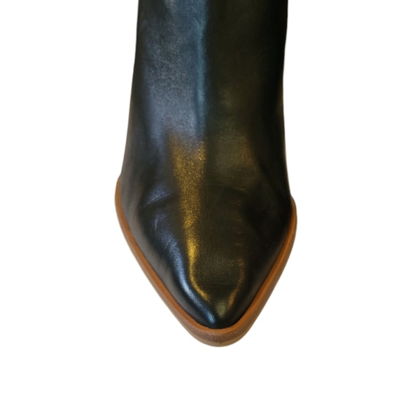 Vince Camuto Pezlee Island Black Leather Pointed Toe Ankle Boots Size 9 1/2M - Picture 7 of 9